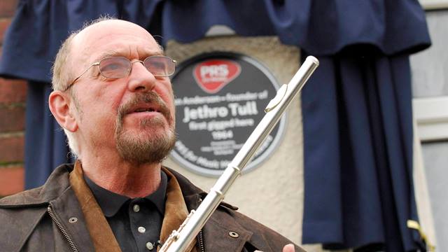 BBC News - Plaque marks Jethro Tull's Blackpool church gig